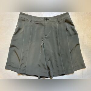 Lauren Ralph Lauren Women’s Pleaded Shorts Sz 4 Olive Green Size Pockets